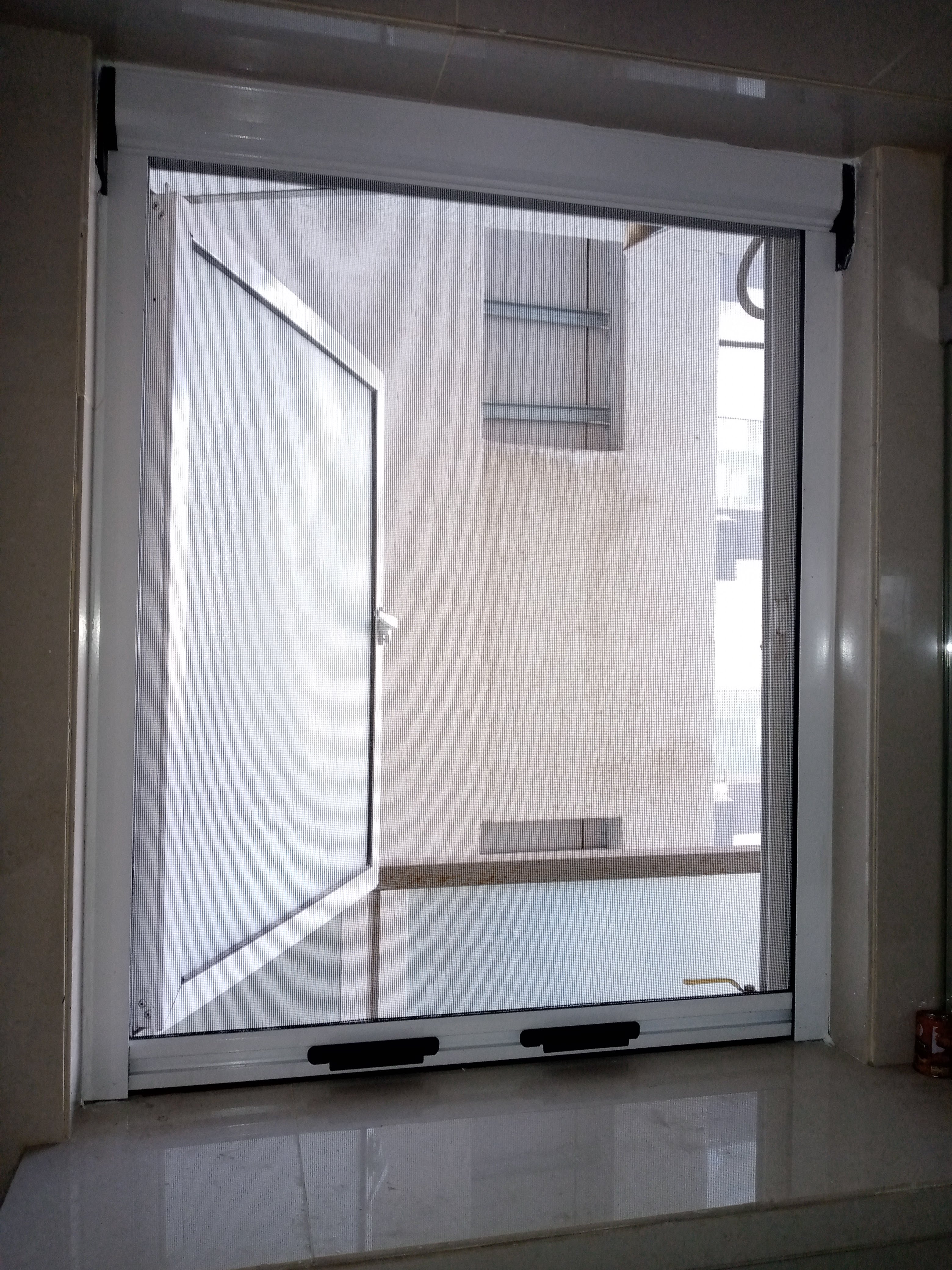 Roll-up Mosquito Net